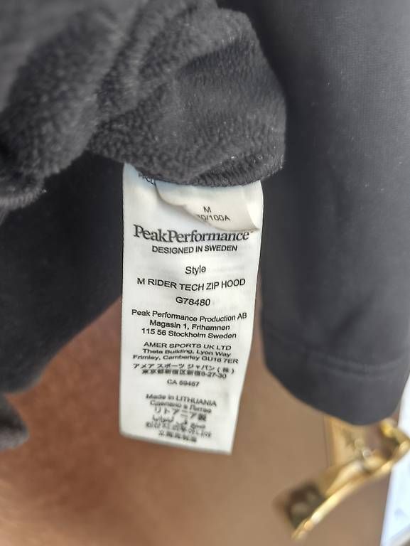 Giacche: Peakperformance Fleece Hoodie Black Size M – Usato da Carona venduto da ufd_ncr8 1