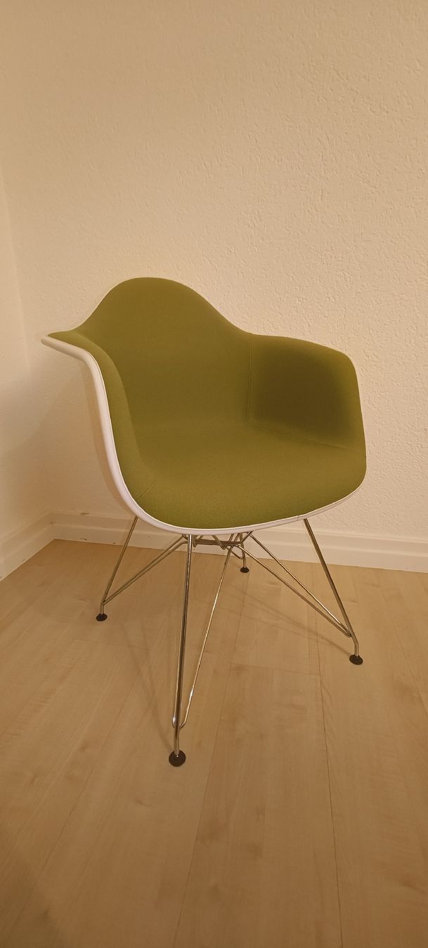 Vitra Stühle: Eames Armchair Vitra – Gebraucht aus Bern von Ghanem