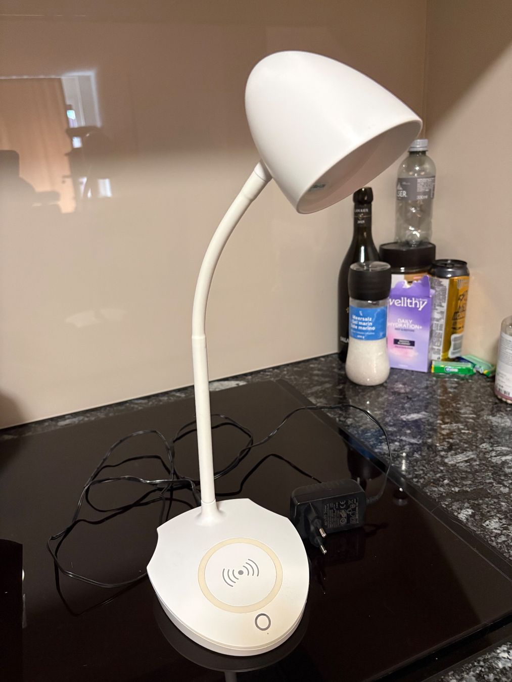 Lampade: LED Schreibtischlampe  mit  Ladefunktion – Usato da Regensdorf venduto da suc_n6vd