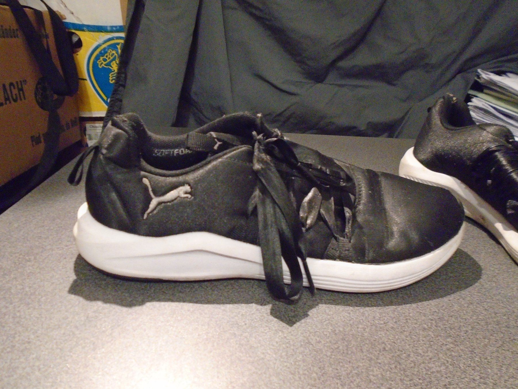Puma Scarpe da donna: Sneaker Grösse 40, Puma, schwarz/glänzend – Usato da Zürich venduto da Motzkuh 1