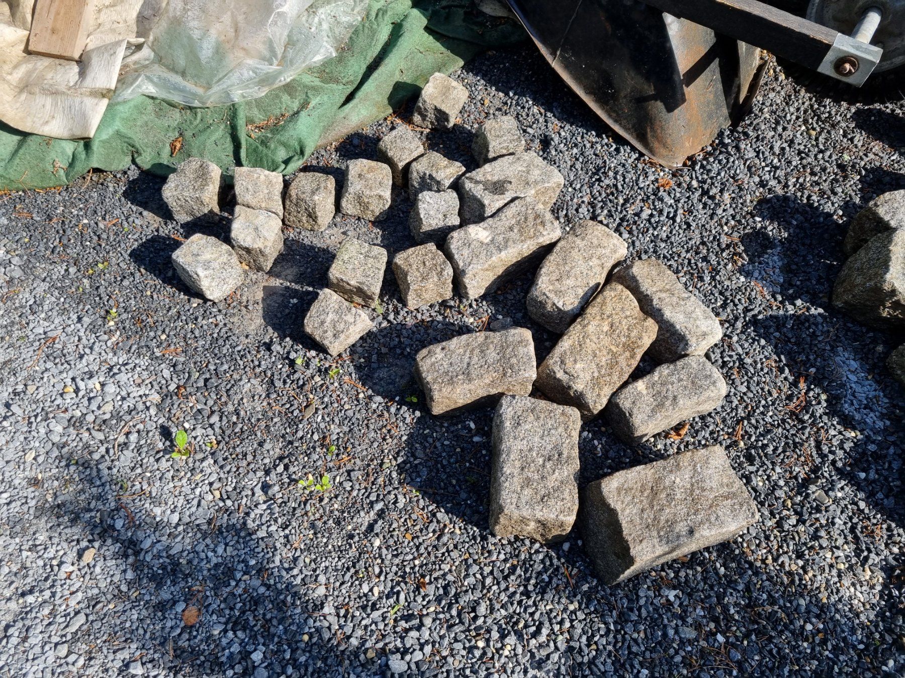 Pietre & tegole: gut 80 Stück Granit Pflastersteine, div. Grössen – Usato da Fürstenaubruck venduto da PizBeverin2018 4
