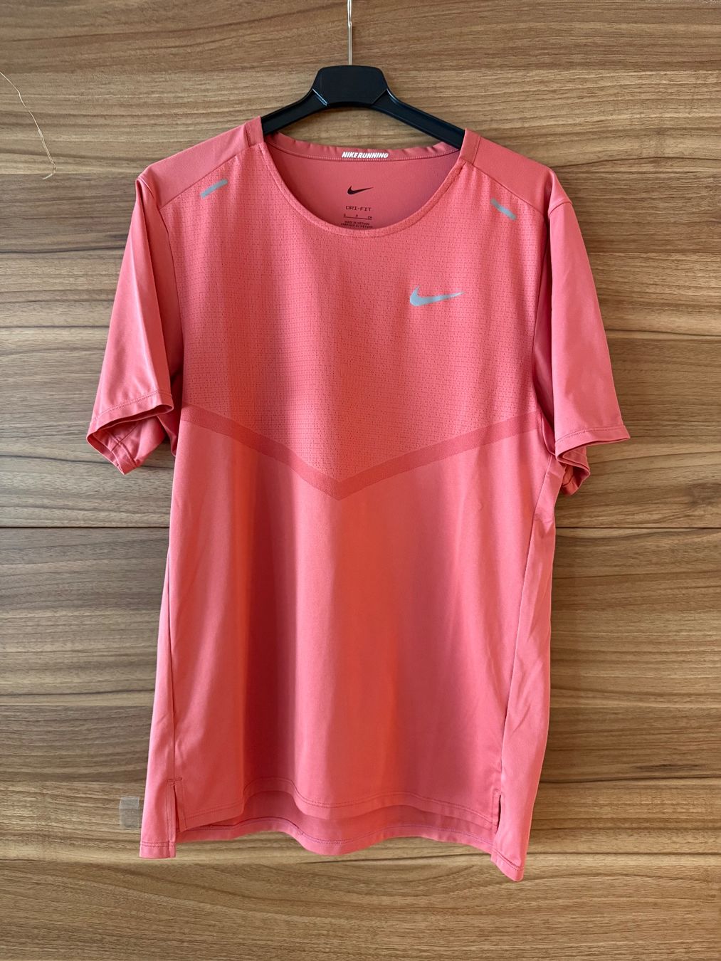 Nike T-Shirts: Nike Running - Performance Shirt Farbe lachs Gr. S – Gebraucht aus Wabern von fengshui63 1