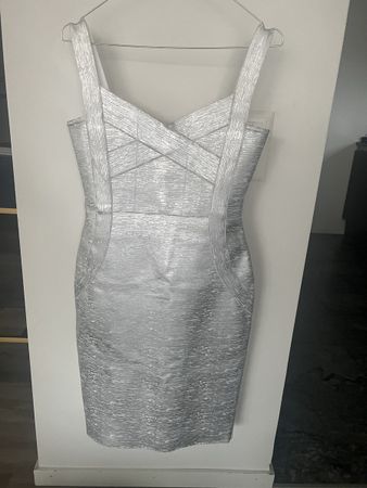 Magnifique robe élastique T34/36
