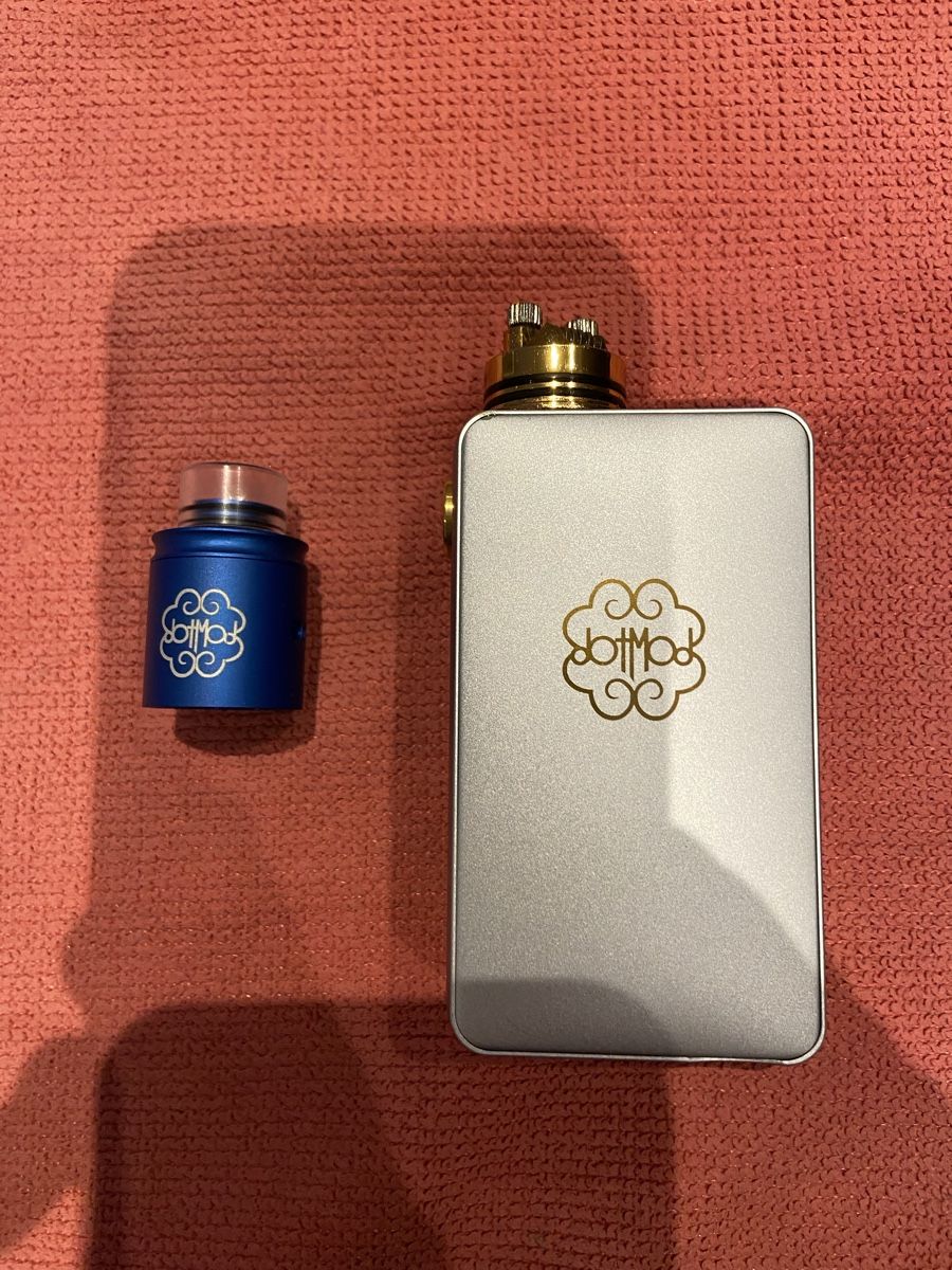 Altri Prodotti per fumatori: DotMod Squonk Mod Silber/Gold + DotMod RDA Blau – Usato da Uettligen venduto da Dubai43
