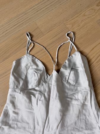 Seidenkleid hellgrau Marke unbekannt Grösse S neuwertig
