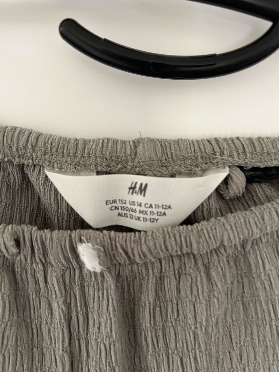 H&M Pantaloni: H&M Hose Grau Grösse 152 Neu – Usato da Läufelfingen venduto da Kitty_St 1