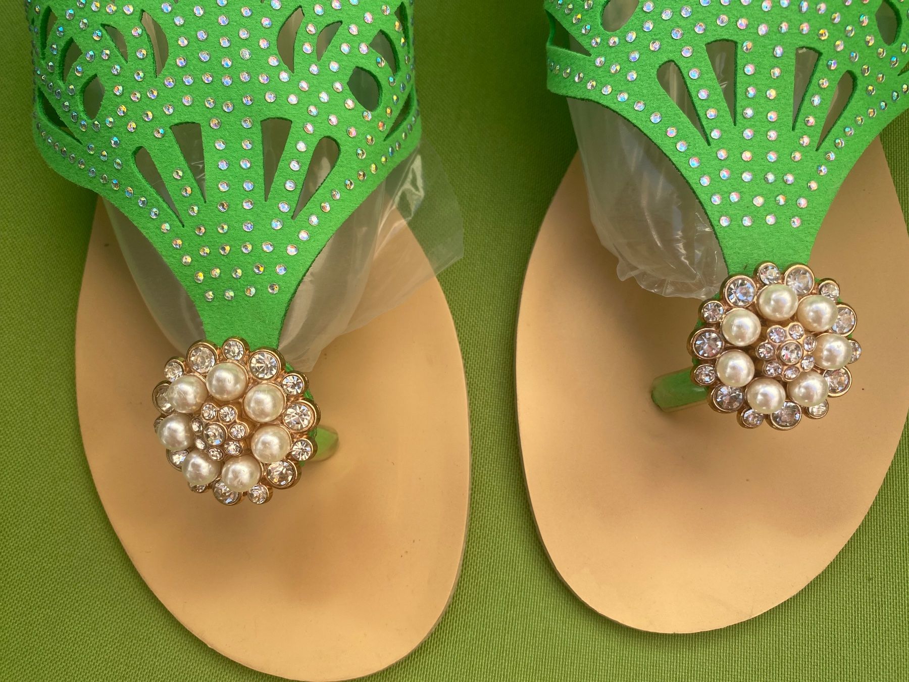 Damenschuhe: SUMMERTIME - stylische Flip-Flops mit Perlen, grün, 39 – Gebraucht aus Winkel von ferrari2022 3