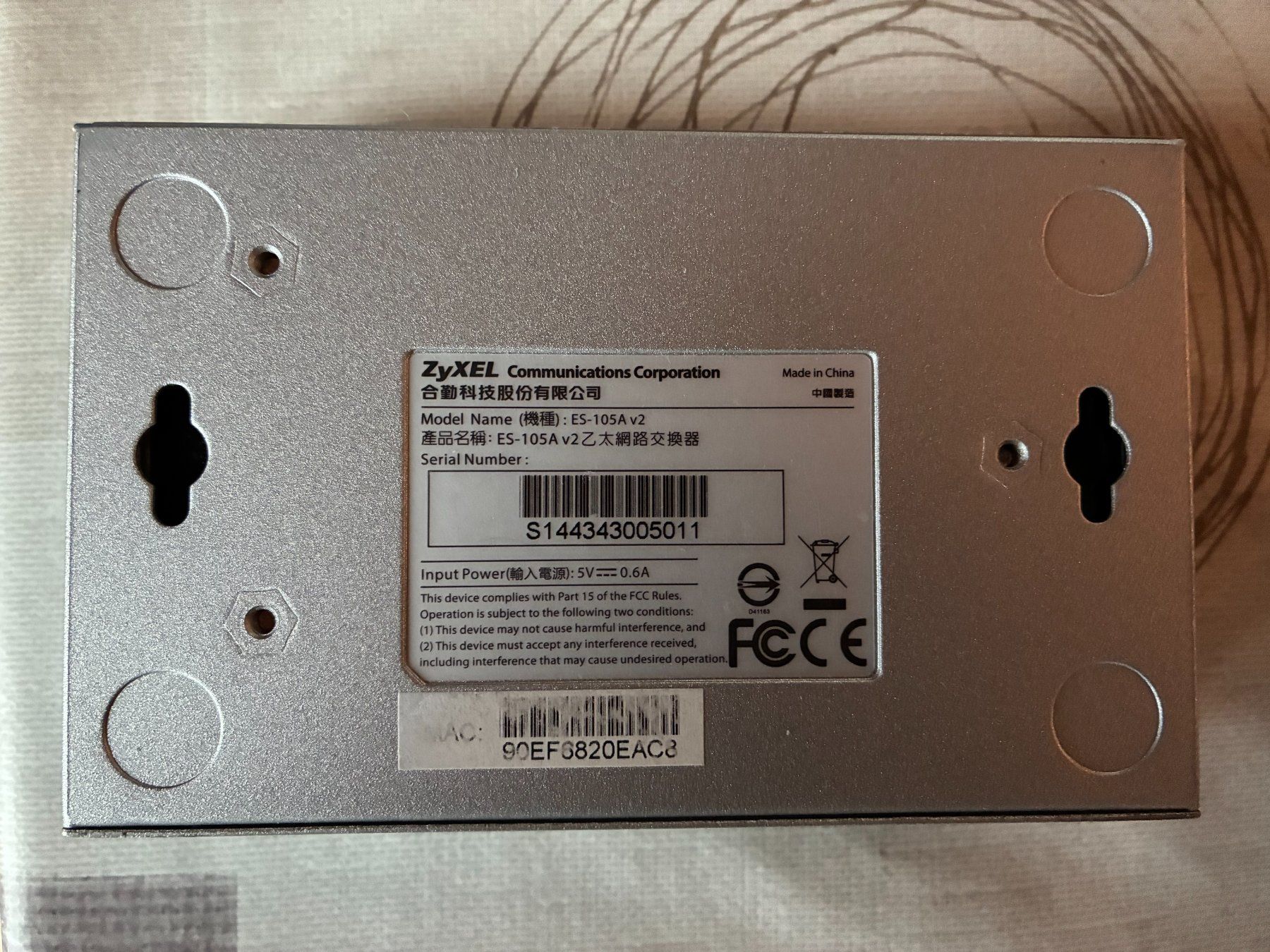 Hub & Switch: ZyXEL ES-105A v2, Ethernet-Switch – Usato da Winznau venduto da CornelAndreas 1