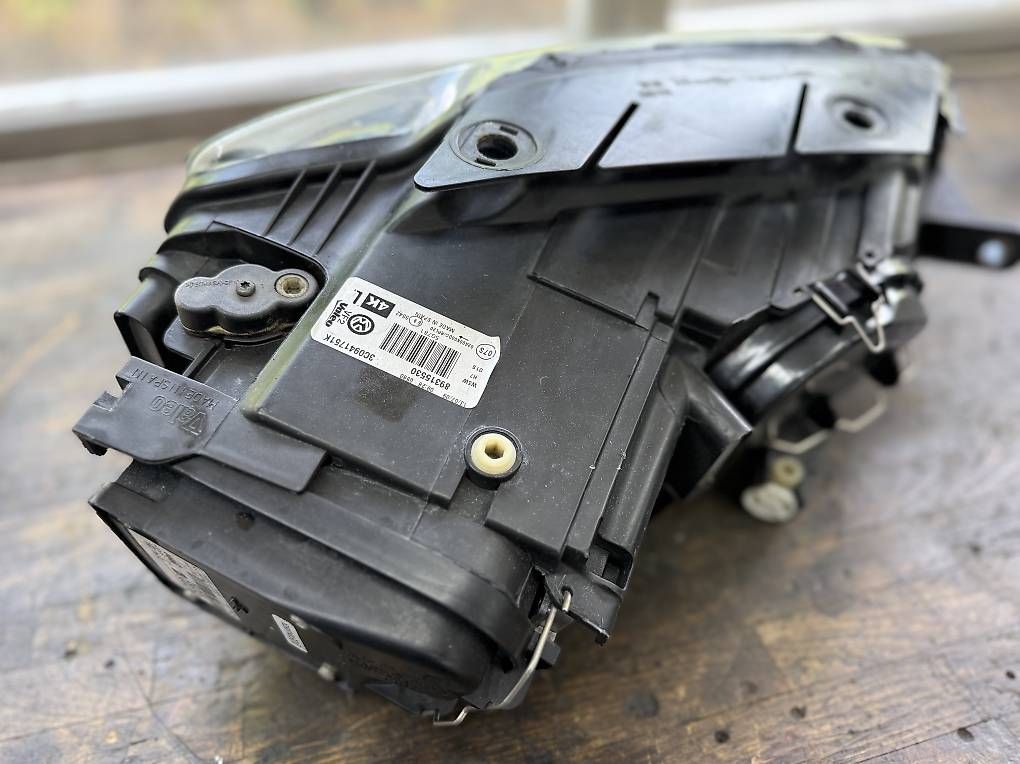 Valeo Fari: bi-xenon scheinwerfer vw passat – Usato da Giswil venduto da Domka 2