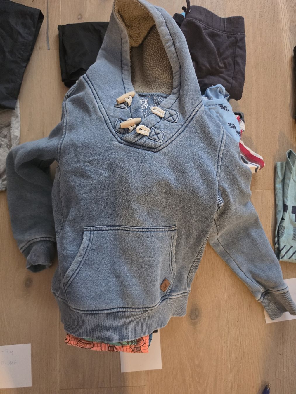 Lotti & Set di vestiti: 122/128 Boys Set – Usato da Courtelary venduto da dcubadda 4