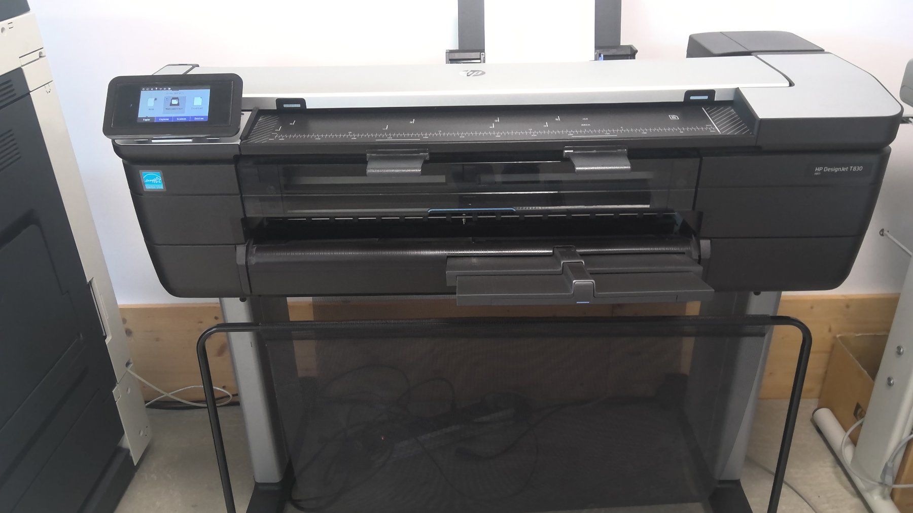 Hewlett Packard Stampanti: Occasion HP DesignJet T830 24" Plotter – Usato da Fehraltorf venduto da loremgmbh