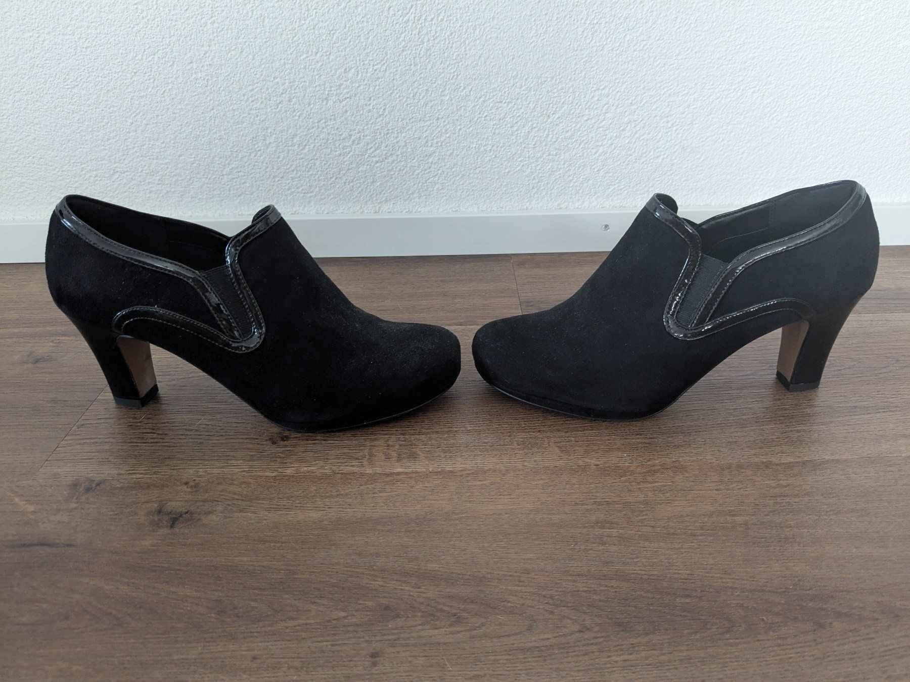 Clarks Damenschuhe: Stiefeletten/Ankle Boots Clarks, schwarz, Leder, Gr.40 – Gebraucht aus Fehraltorf von van_9xng 7
