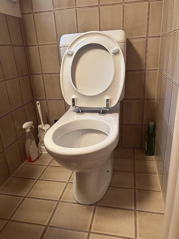 Lavabi & lavandini: WC / Spiegel / Lavabo .. – Usato da Stans venduto da Benzen 3