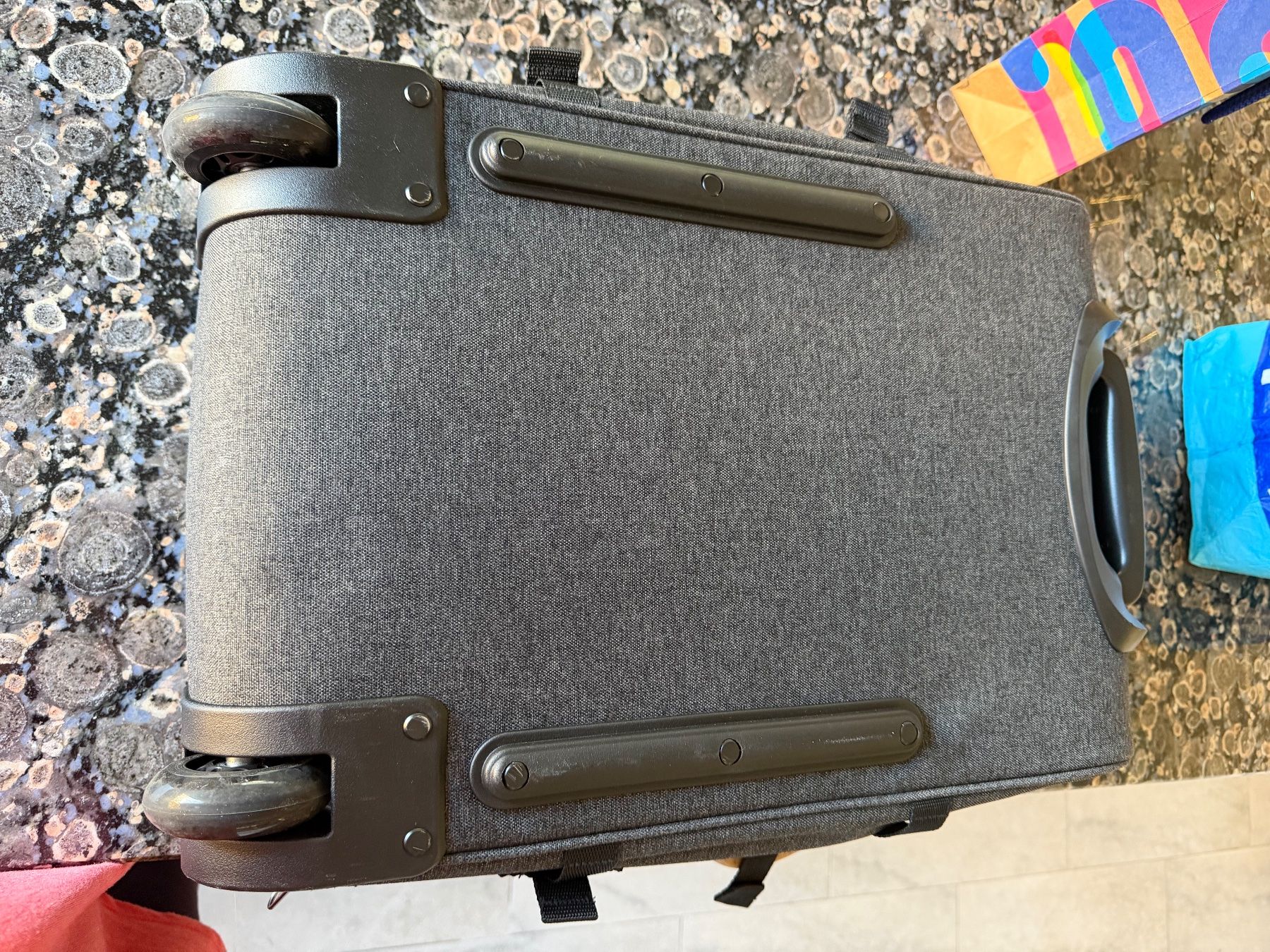 Eastpak Sacs: Sac Eastpak gris excellent état – D'occasion à Arvillard (Salins) par Taniguchi 2