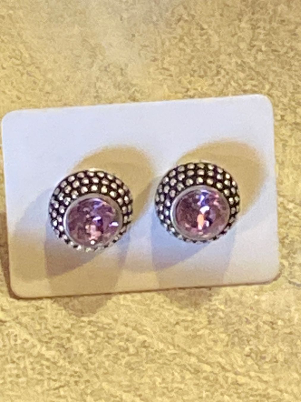 Swarovski Ohrringe & -stecker: OHRSTECKER ANTIK VERSILBERT,LILA – Neu und originalverpackt aus Meienried von ManuelaBoutique 2