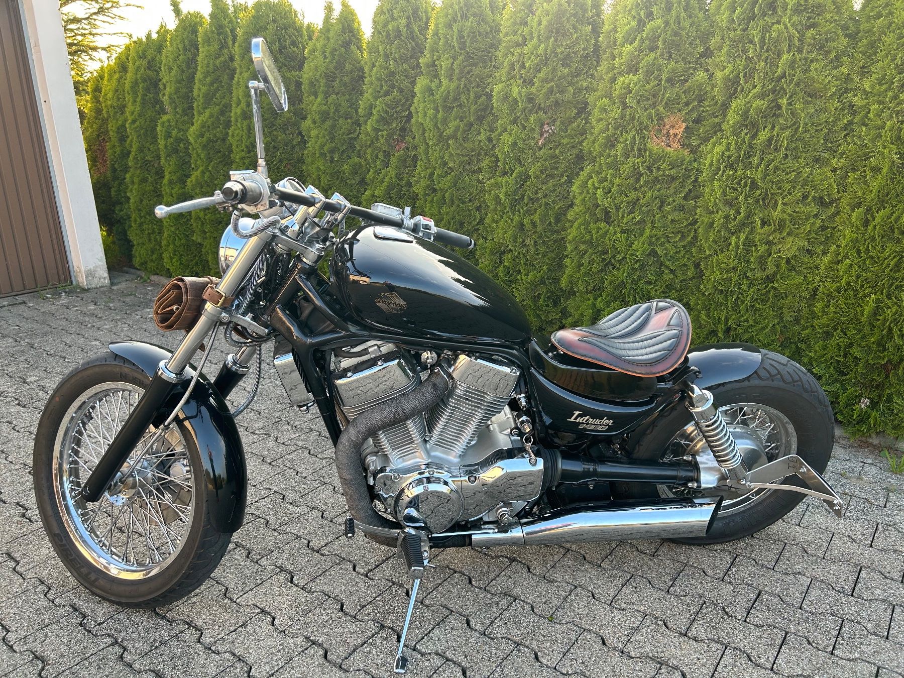 Suzuki Chopper: Suzuki Intruder VS1400 GLP Bobber – Gebraucht aus Wünnewil von  3