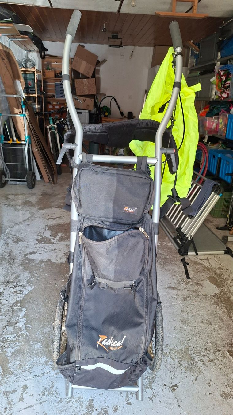 Sacs à dos: Chariot de marche Radical design – D'occasion à Savièse par byd_7lwq
