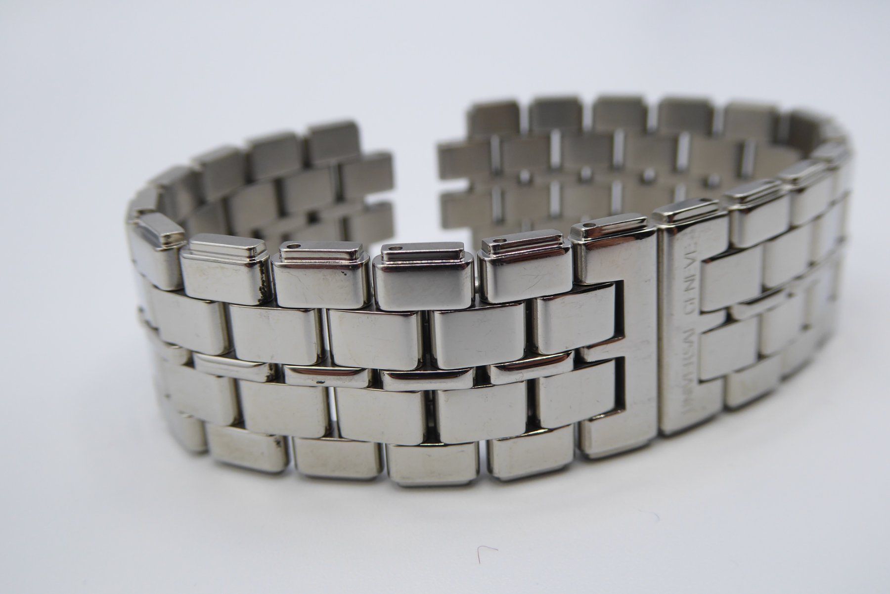 Armbänder & -reifen: Universal Geneve La Classique 862.160/113T – Gebraucht aus Geneve von adr_xk6n 1