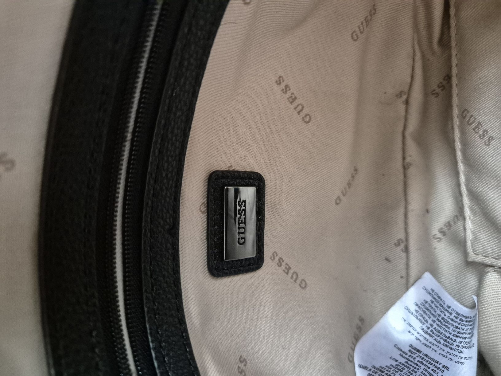 Guess Borse da donna: GUESS Umhänge Tasche – Usato da Schaffhausen venduto da monikaD010203 1