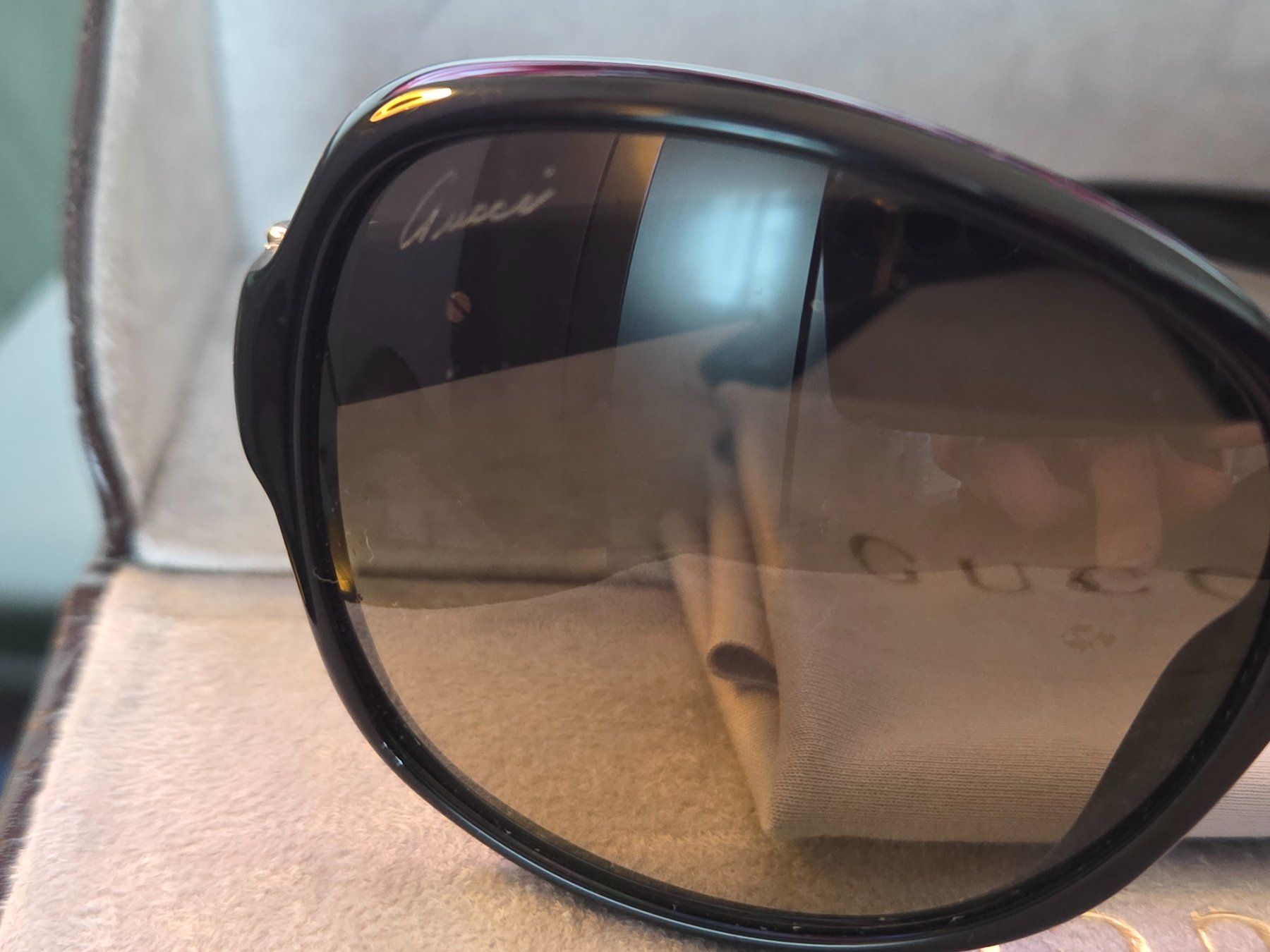 Gucci Occhiali & Lenti: GUCCI Sonnenbrille mit Originaletui – Usato da Emmen venduto da GrabandGo 8