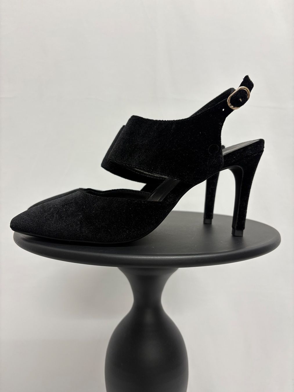 Scarpe da donna: Sofie Schnoor Samt Slingpumps 37 schwarz Pumps Spitz – Nuovo (secondo la descrizione) da Regensdorf venduto da secondchancefashion