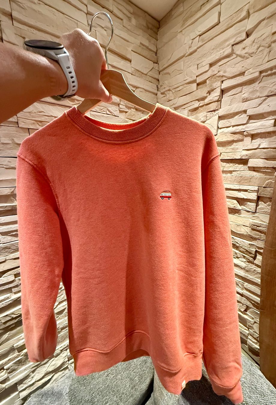 Pullover & Sweatshirts: Freizeitpullover Damen rot – Gebraucht aus Davos Dorf von ina_hz8b