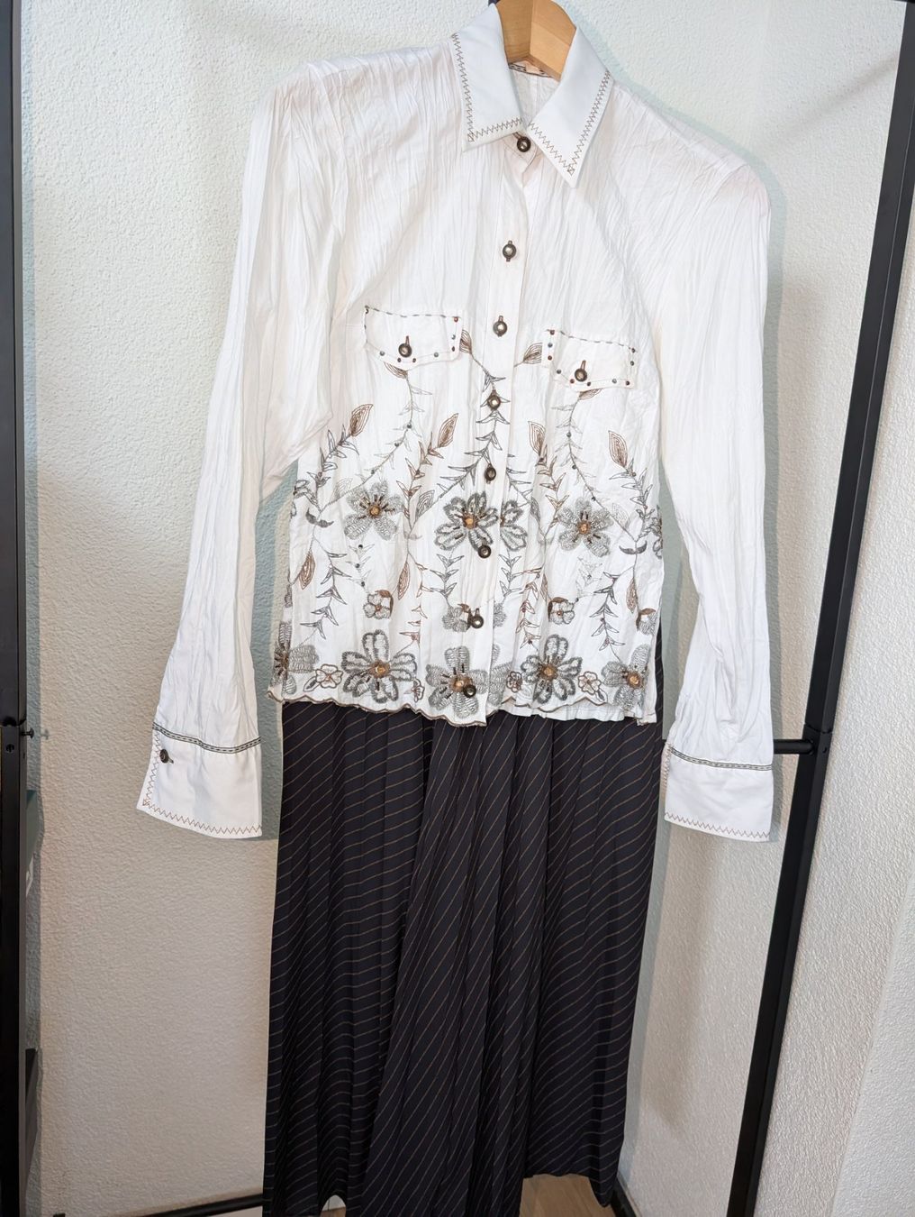 Biba Camicette: bestickte Bluse, weiss, Gr. 34, BIBA – Usato da Ermatingen venduto da Hanni_und_Nanni 2