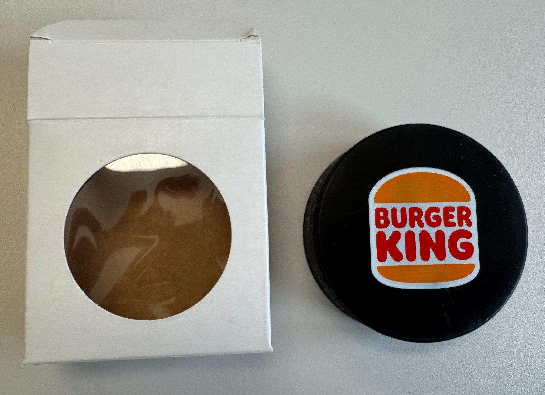 Palloni: Burger King EHC Arosa Puck – Nuovo e nell'imballaggio originale da Winterthur venduto da YaV 1