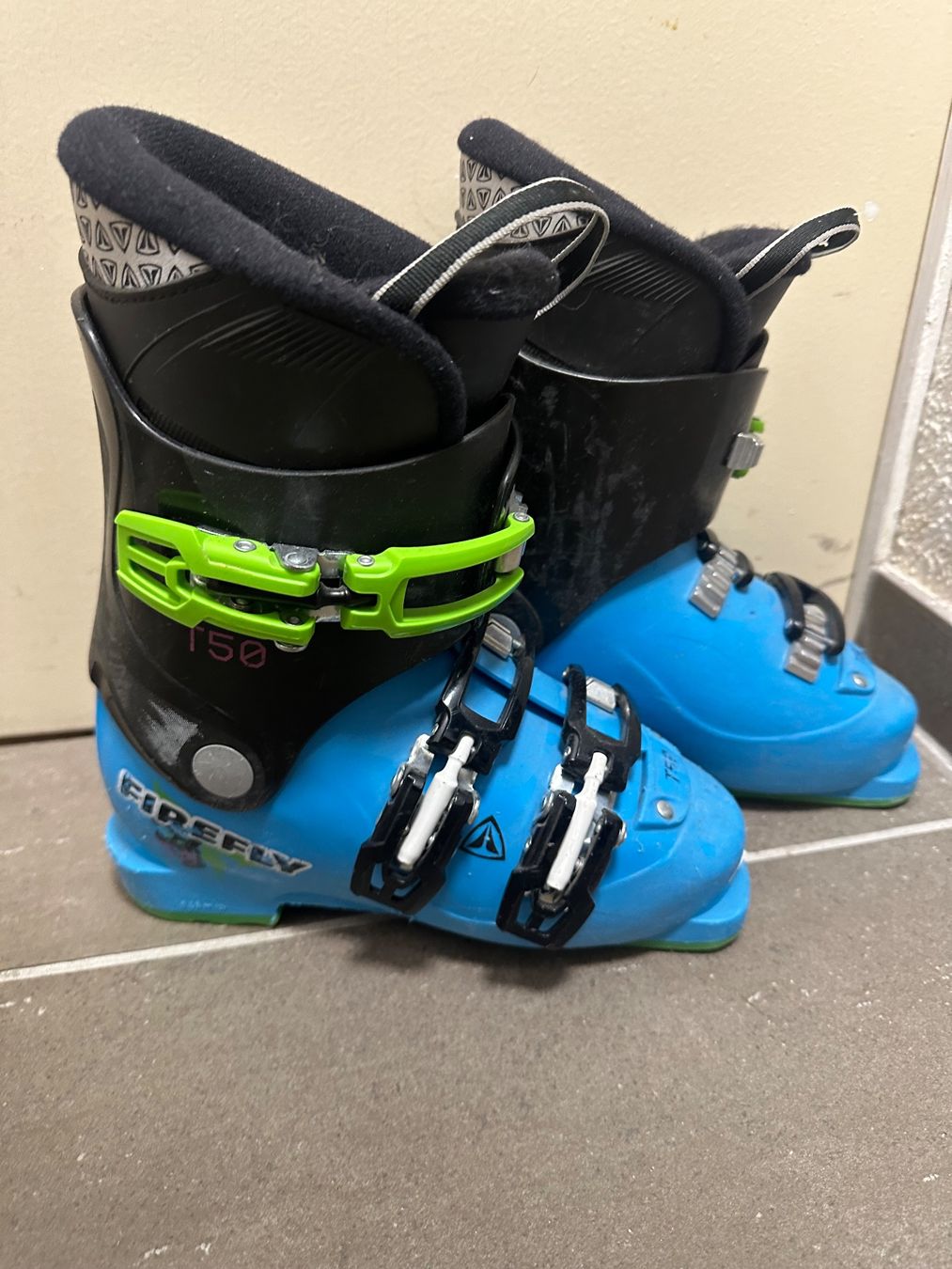 Chaussures garçon: Skischuhe Grösse 24.5 – D'occasion à Busswil TG par pipolina 1