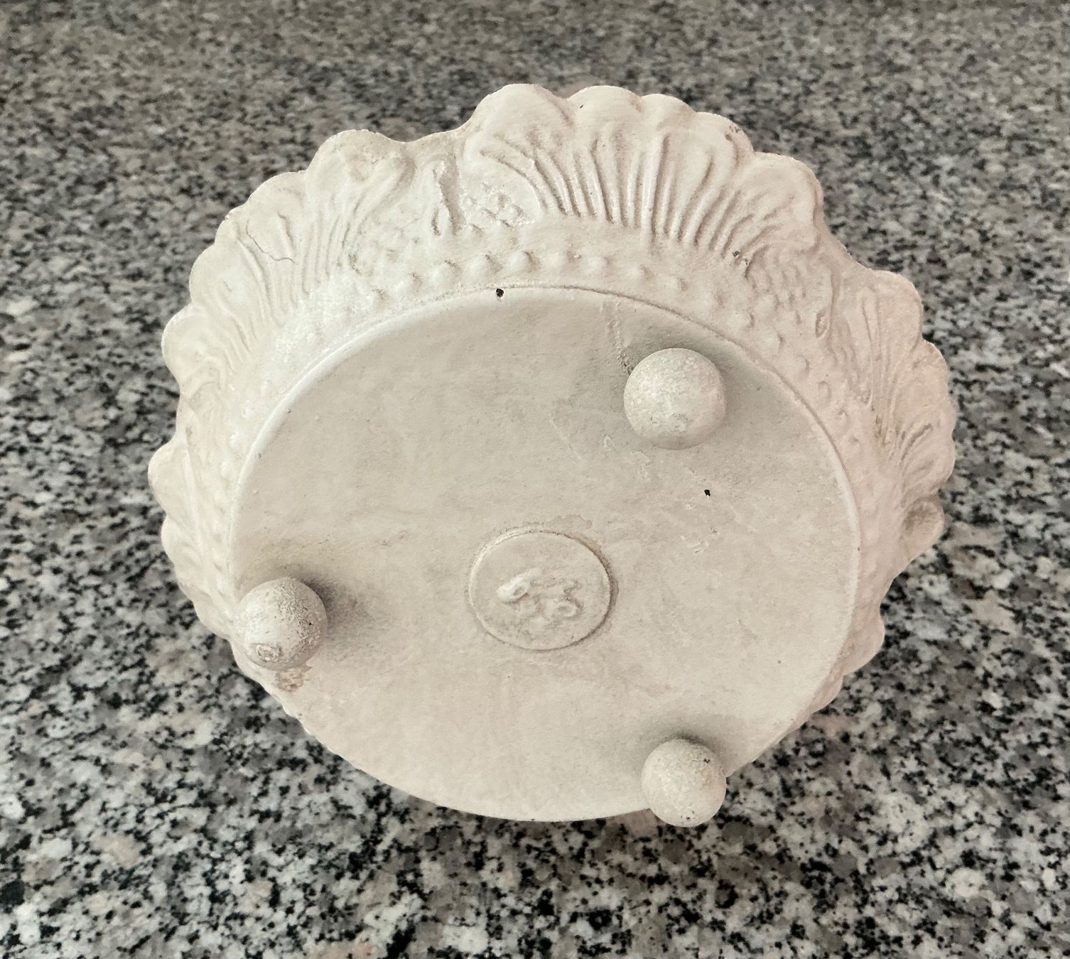 Tutte le decorazioni: ÄLTERE SHABBY ETAGÈRE – Usato da Zell LU venduto da Silvermemory 5