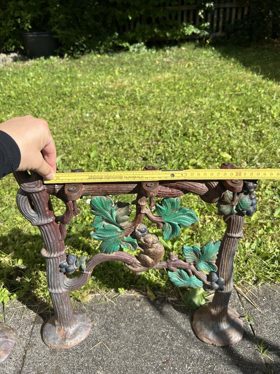 Panchine: Gusseisen-Beine / Gartenbank – Usato da Zürich venduto da ann_9fv5 3