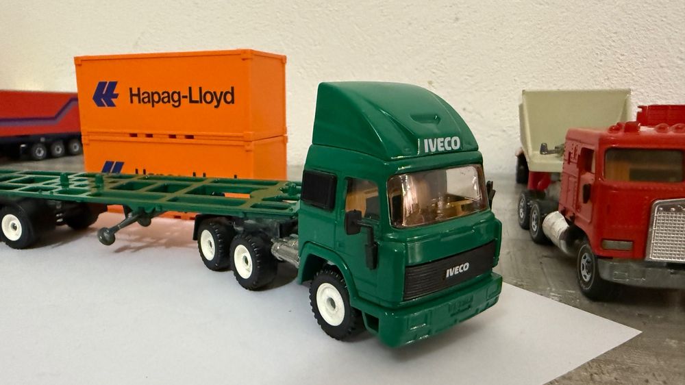 Camion SIKU 1/55, 2521, Blanc, Rouge Et Vert, état Neuf Boîte Quasi Parfaite