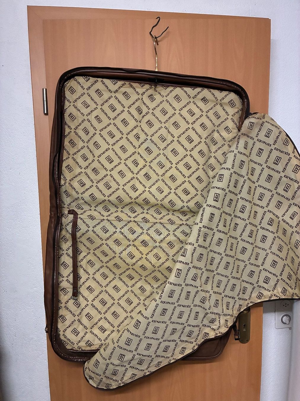 Vera Pelle Taschen: Borsa porta abiti in pelle – Neu (gemäss Beschreibung) aus Savosa von Fransis 1