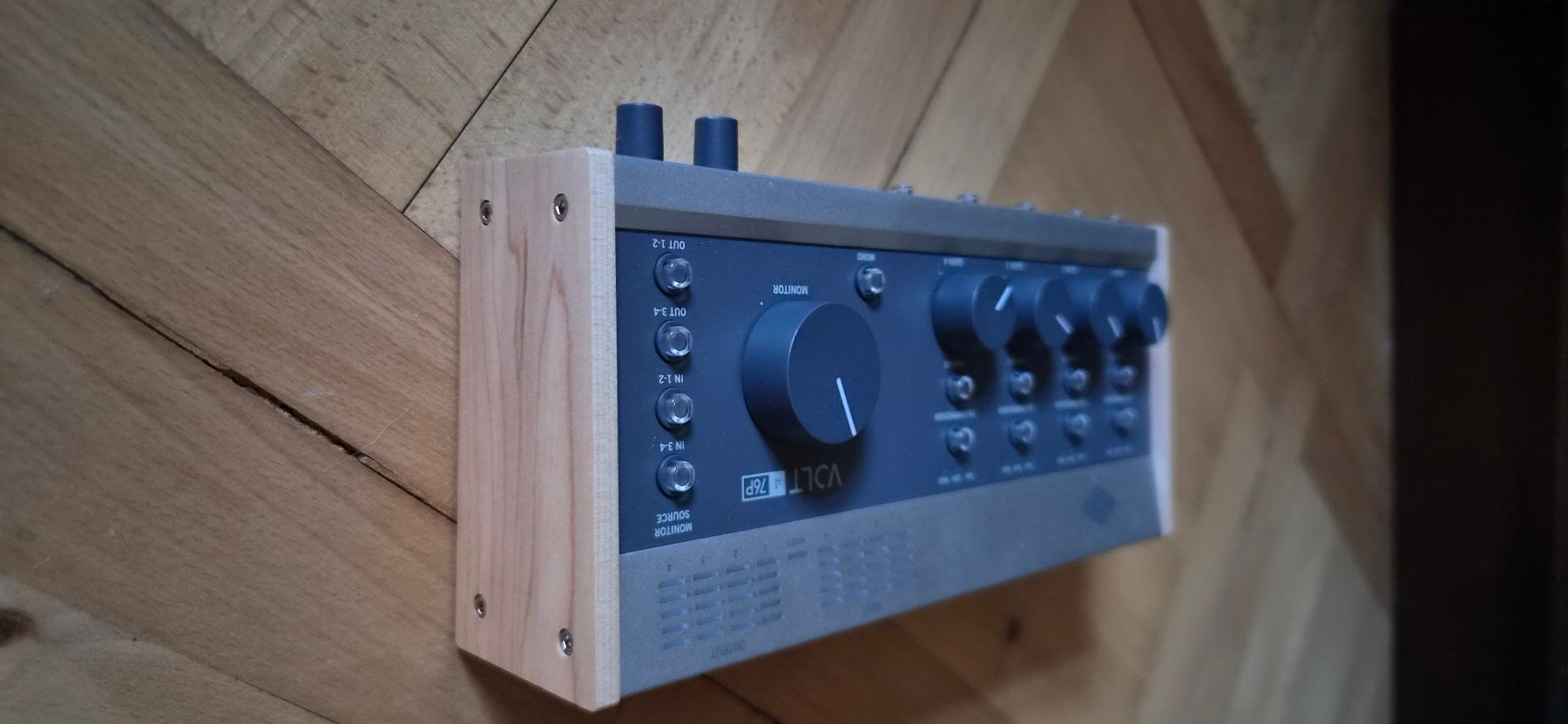 Universal Audio Attrezzatura per studi di registrazione: Universal Audio Volt 476P Audio Interface neuwertig – Usato da Solothurn venduto da elja02 3