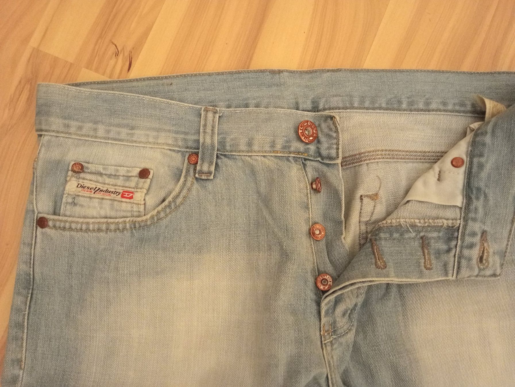 Diesel Jeans: Jeans DIESEL Gr.34 – Neuf (Voir description) à Rüfenacht BE par anemask 2