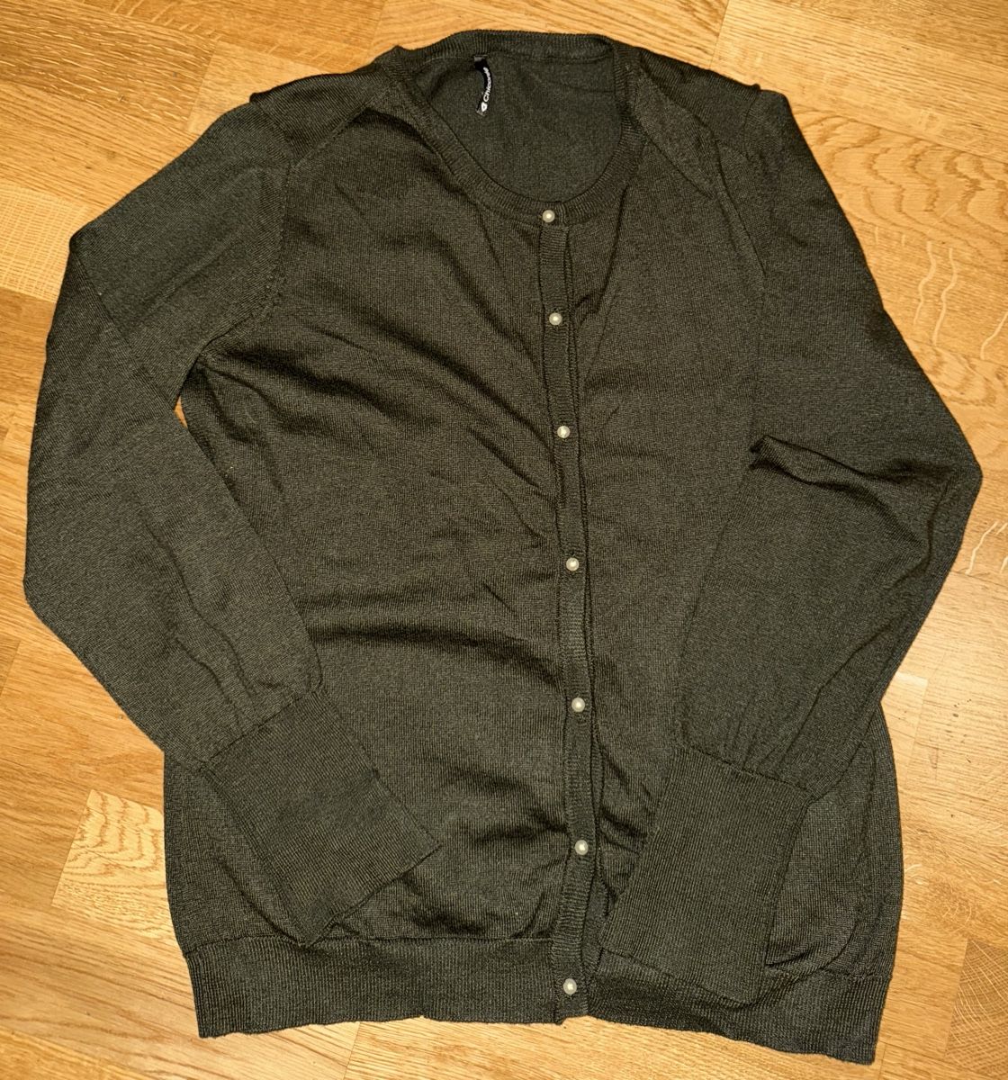 Vestes: Strickjacke – D'occasion à Zürich par sabrina.gonc