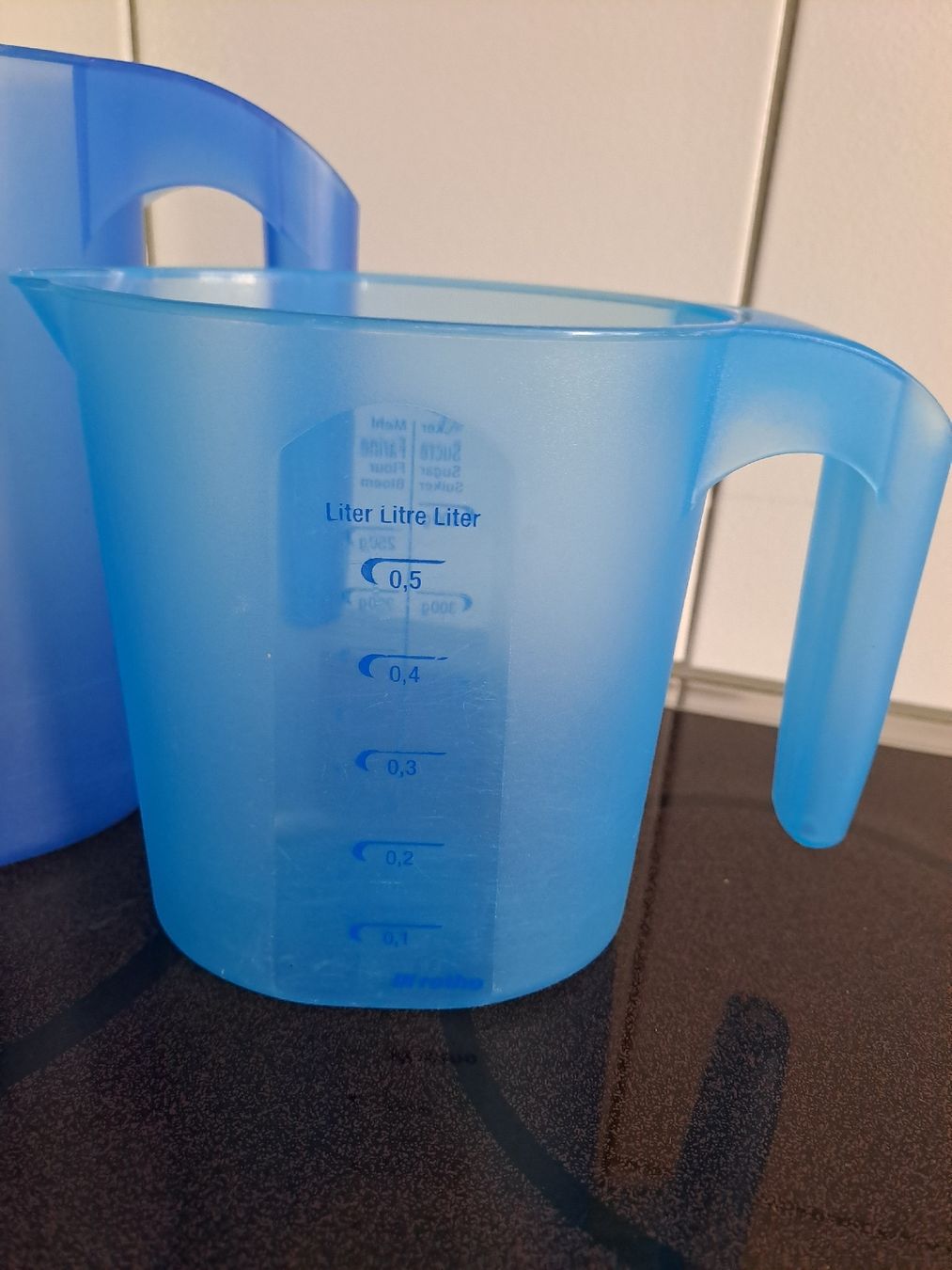 Rotho Küchengeräte: Messbecher Set 2 Stk. blau rotho – Gebraucht aus Rickenbach LU von bishiida 1