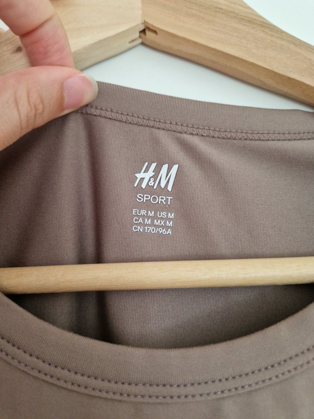 H&M T-shirt: Sportoberteil – Nuovo (secondo la descrizione) da Däniken SO venduto da ali_z5pd 1