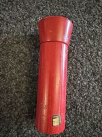 Peugeot Pfeffermühle, Schweizer Modell, rot
