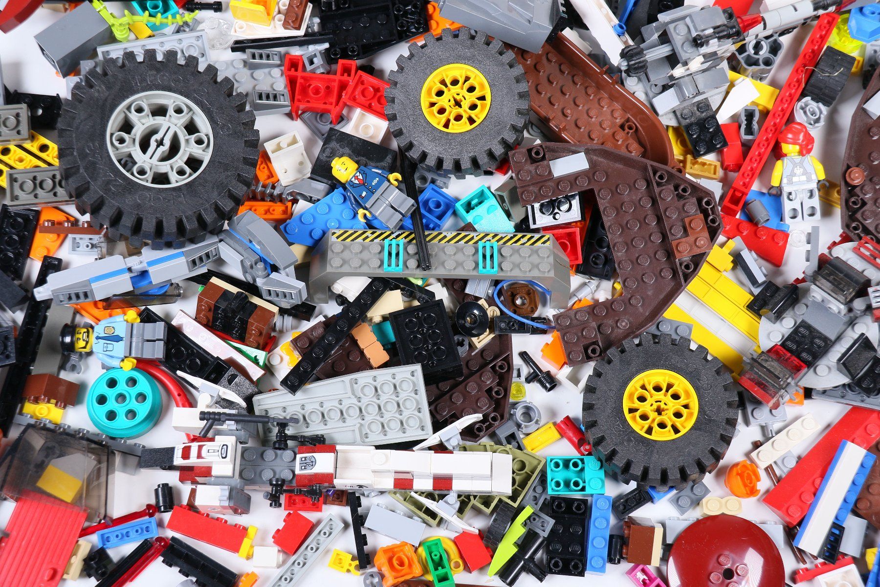 Lego Baukästen: 1.5 kg. Legoteile mit Minifiguren – Gebraucht aus Hettlingen von Scholi99 1