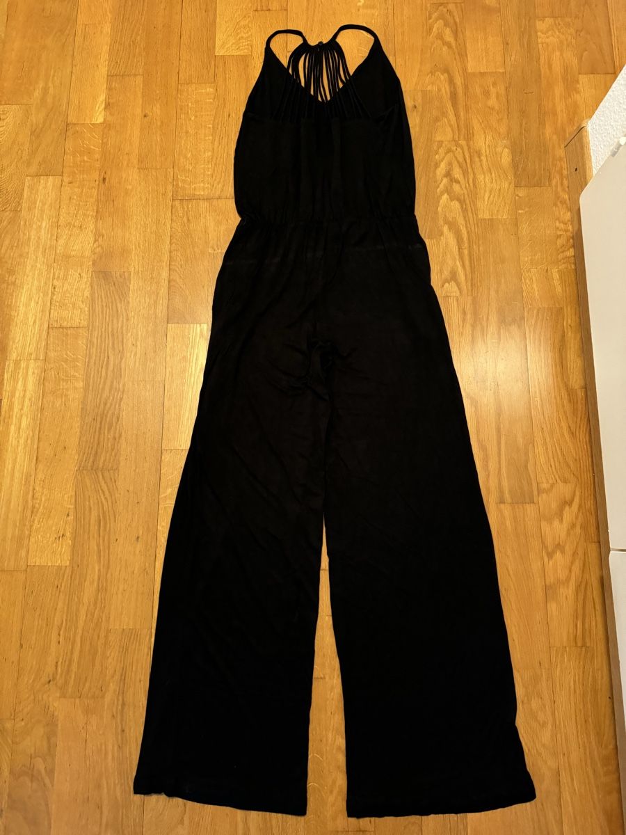 Tute: Schwarzer Jumpsuit Grösse 36. – Usato da Adliswil venduto da StephanieAnnina 4