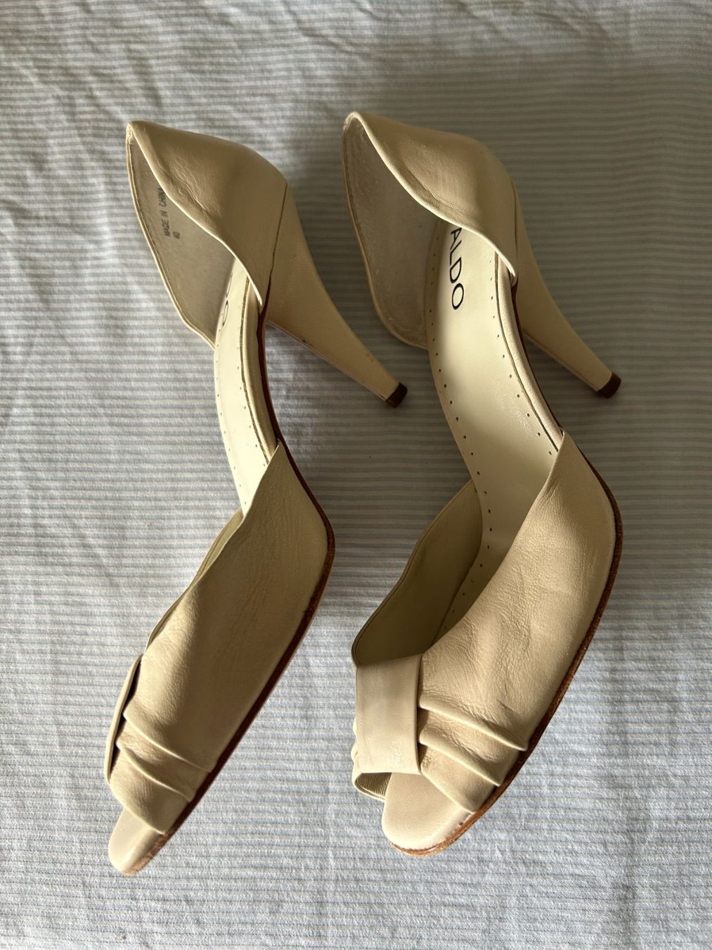 Aldo Damenschuhe: Escarpin élégant cuir ouvert de côté,  T/40 – Neu (gemäss Beschreibung) aus nyon von Lbabi 2