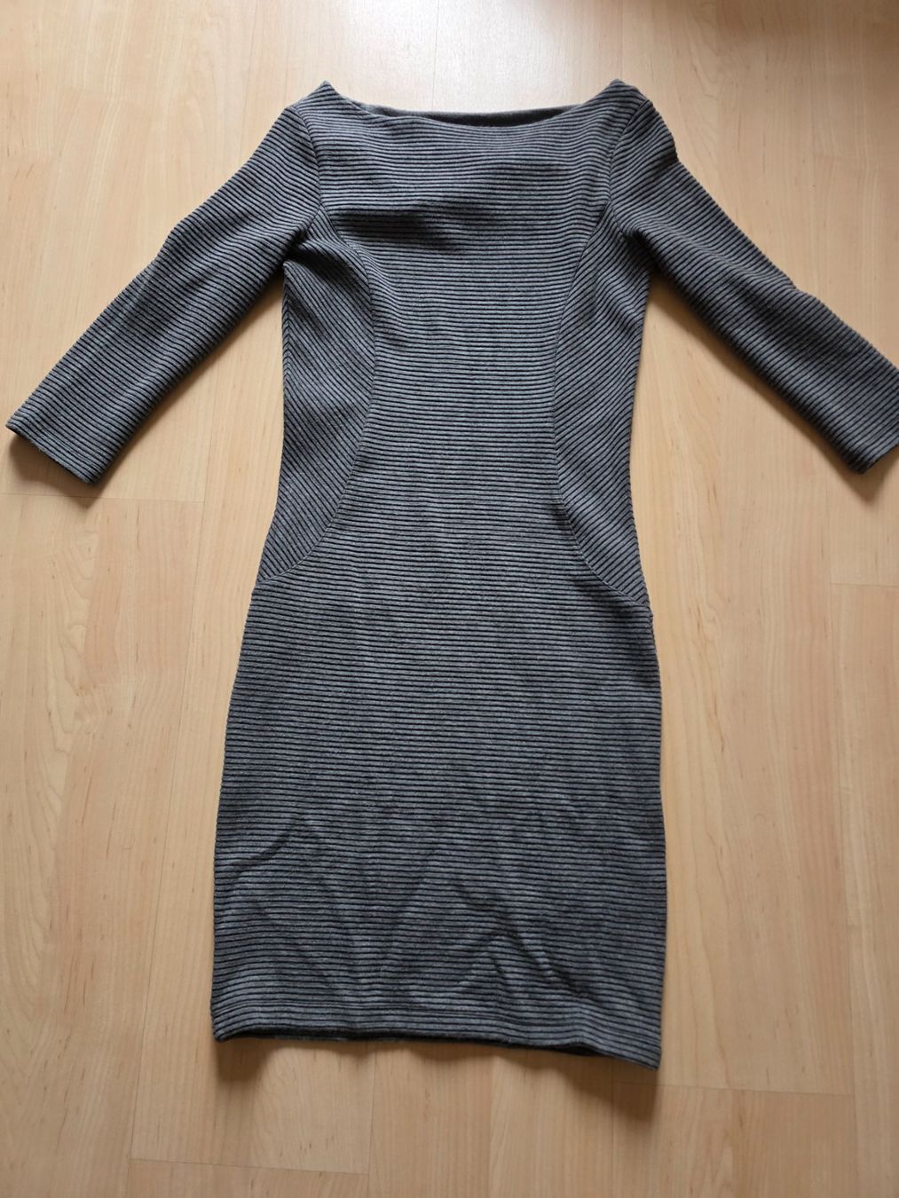 Esprit Robes: Robe Esprit grise, taille XS – D'occasion à Vallamand par joa_6v5n