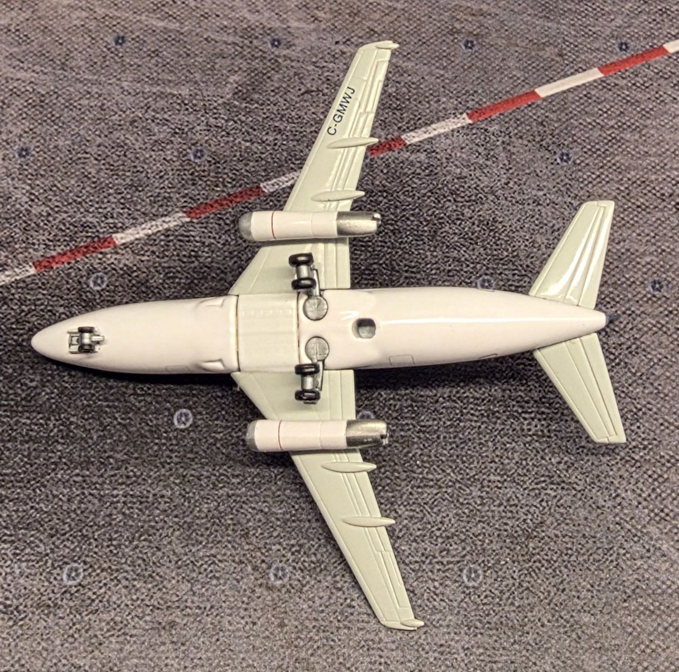 Boeing Kit di modellismo & Modellini statici: Westjet B737-200, 1:400 Premiere Collection – Usato da Männedorf venduto da Modellbau-wyss 4