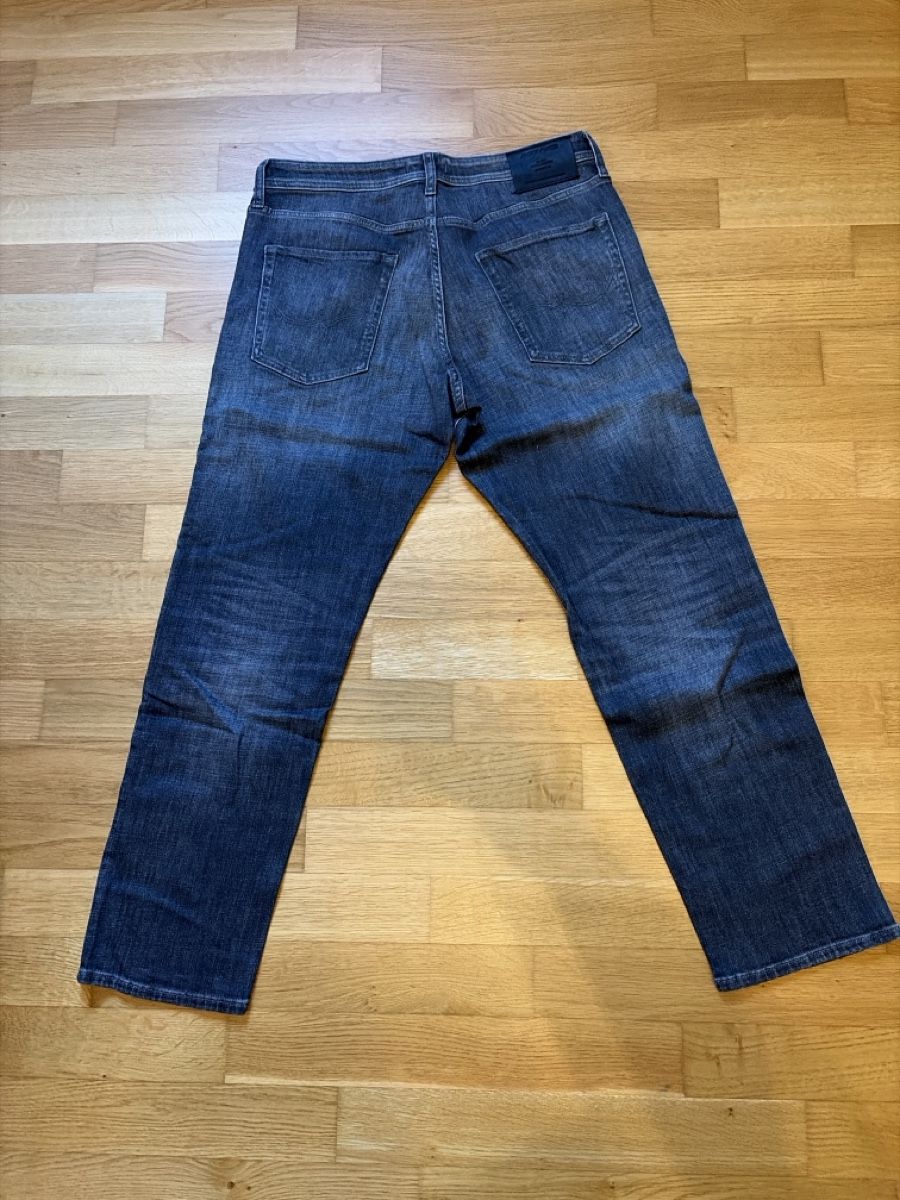 Jack & Jones Jeans: Jack & Jones Jeans grau, Regular/ Clark, W34 L32 – Usato da Schattdorf venduto da SvenHe17 1