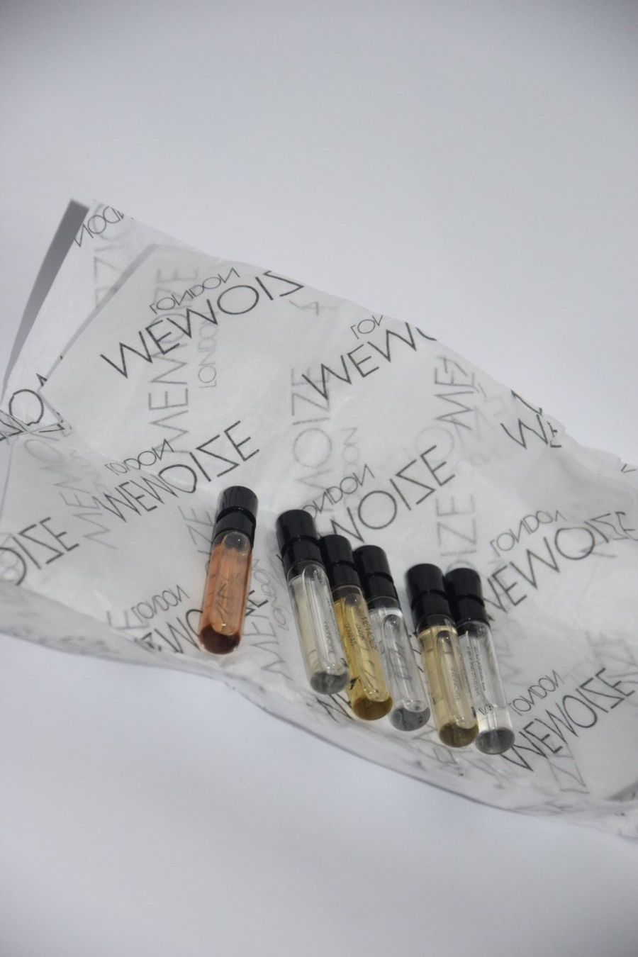 Parfum & Eau de Toilette: Duftproben 6x2 ml – MEMOIZE London – Gebraucht aus Lufingen von tancredis