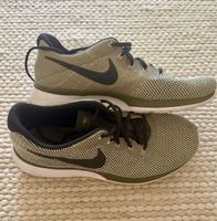 Nike Sneaker oliv grün Grösse 44 gebrauchter Zustand