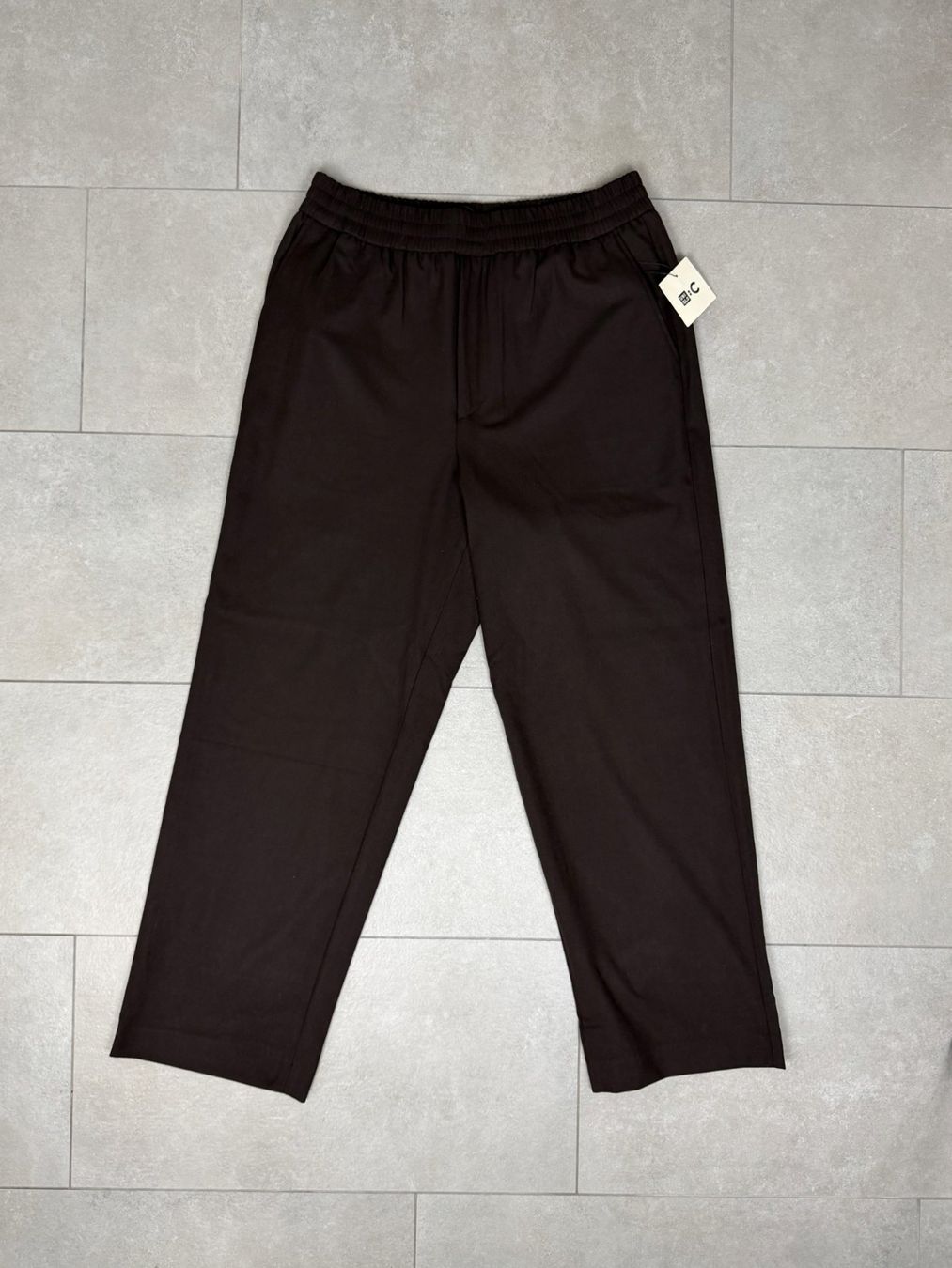 Uniqlo Pantaloni: Uniqlo Brown Sweatpants – Nuovo e nell'imballaggio originale da Biel/Bienne venduto da sami0788480082