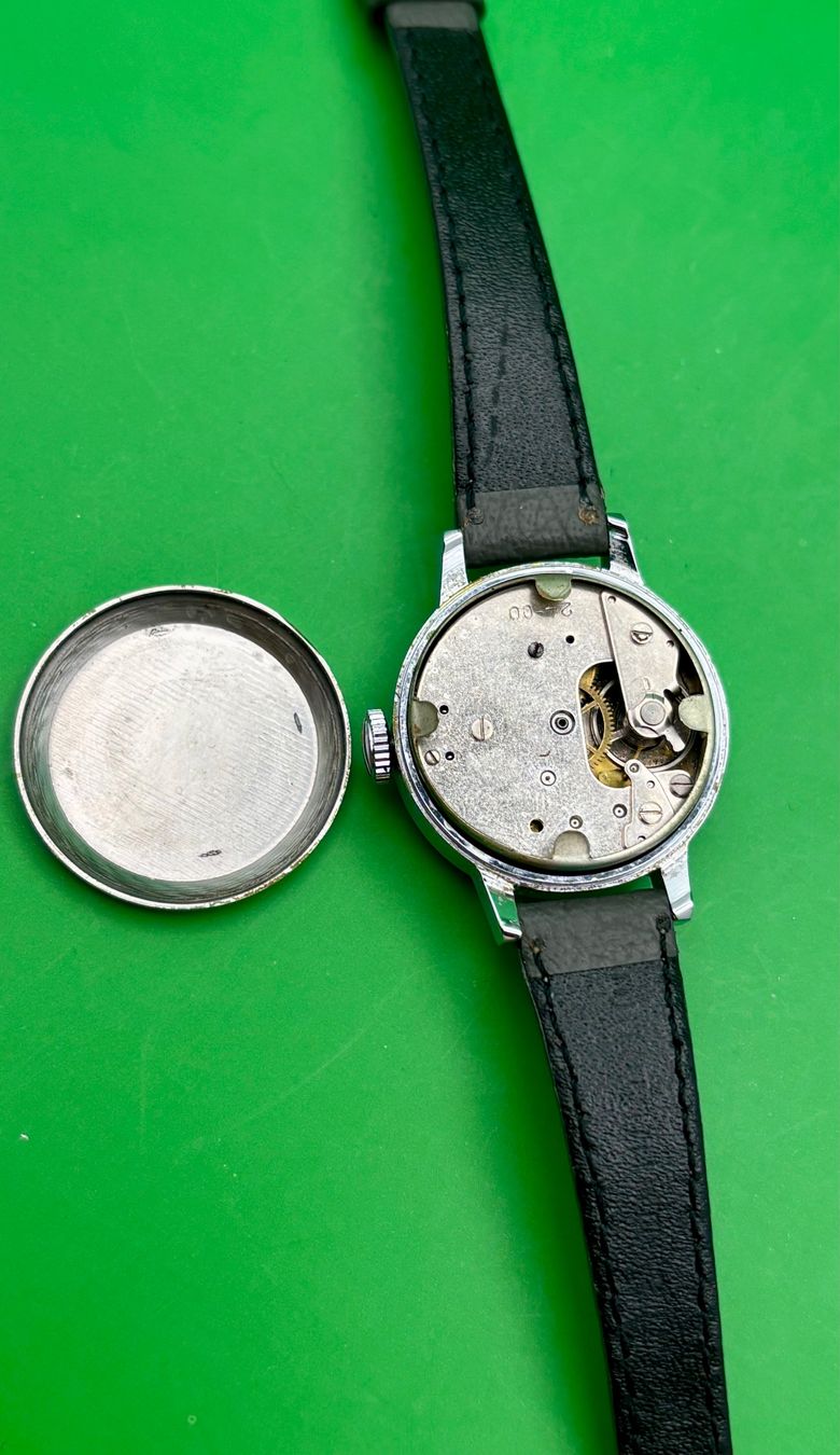 Montres: ANKER 04 DAMENUHR – D'occasion à Rorschach par ZeitWerk.10 9