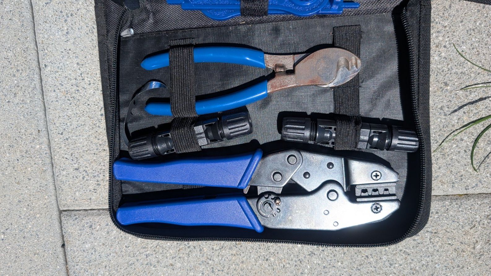 Tutti gli attrezzi: Set mit Crimpzangen für Solarkabel – Usato da Rüti ZH venduto da timmats 1